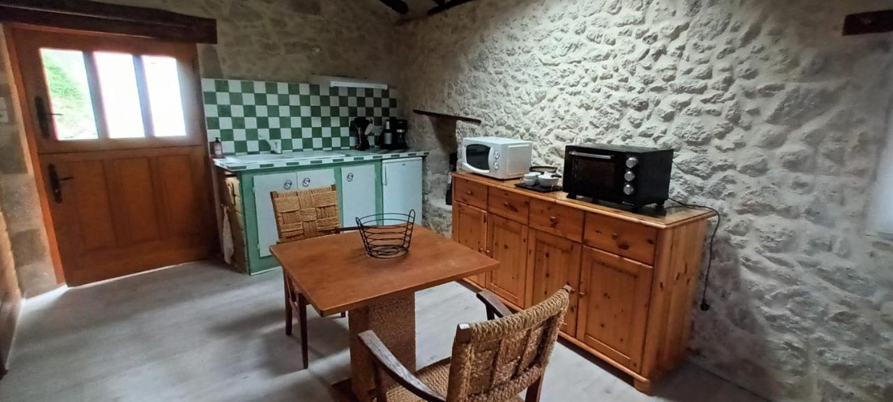 Les Gites Du Hameau Avec Piscine Castelnau-sur-Gupie Dış mekan fotoğraf